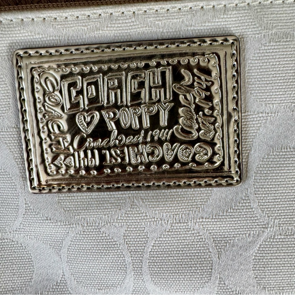 Coach Poppy “Made For Me By Coach” Large Wristlet Style 43776 - Picture 10 of 14